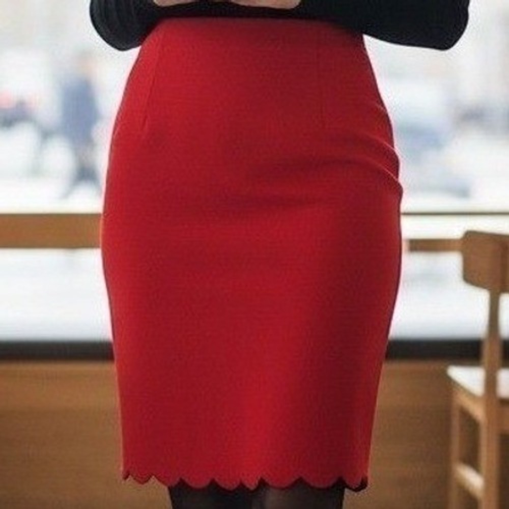 Banana Republic Red Scallop Hem Pencil Skirt Womens 2 Classy Romantic Night Out